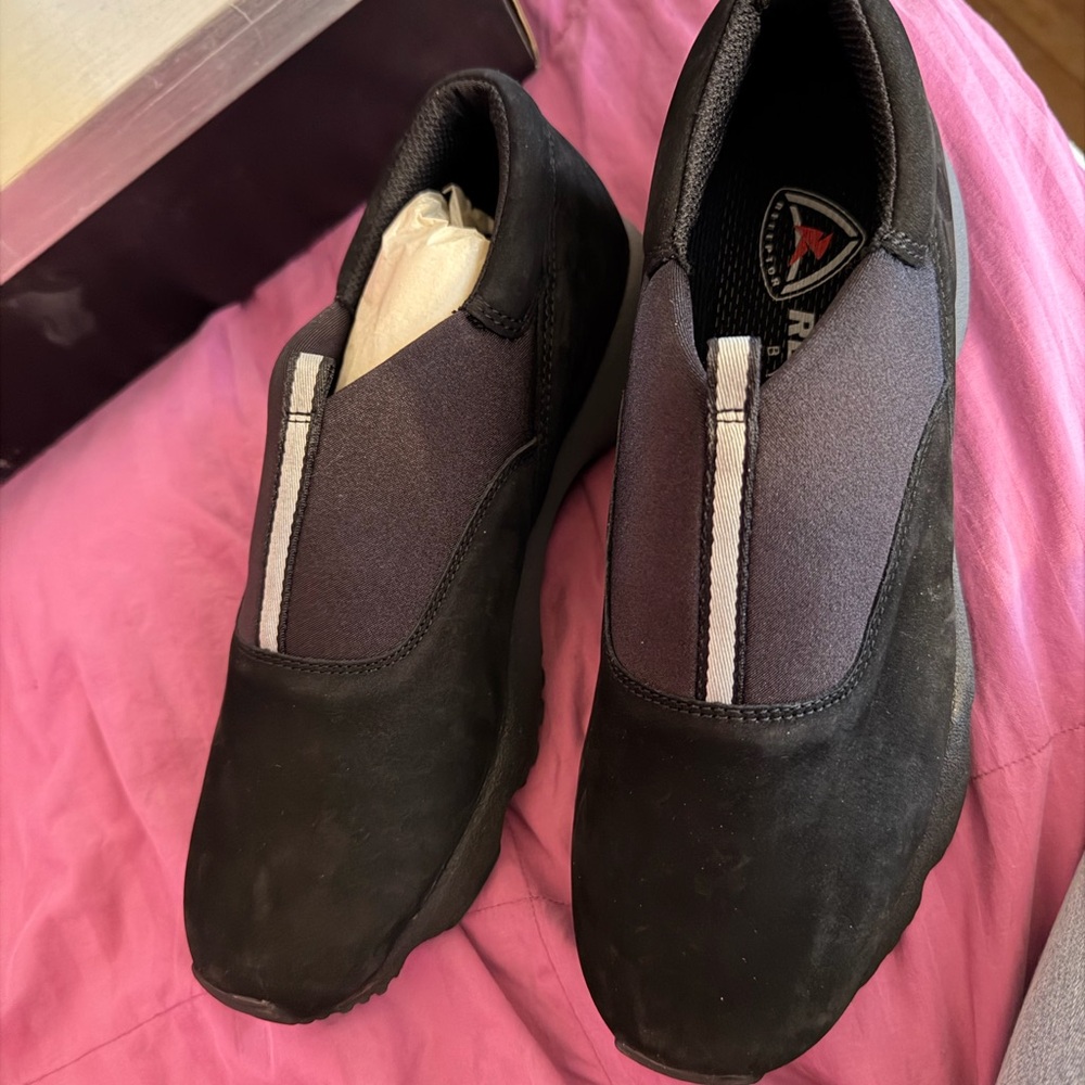 Ecco Men's Black and Gray Slip-On Loafers